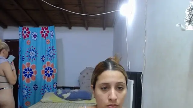 Nicolle Milf online show from 7, 11, 2025