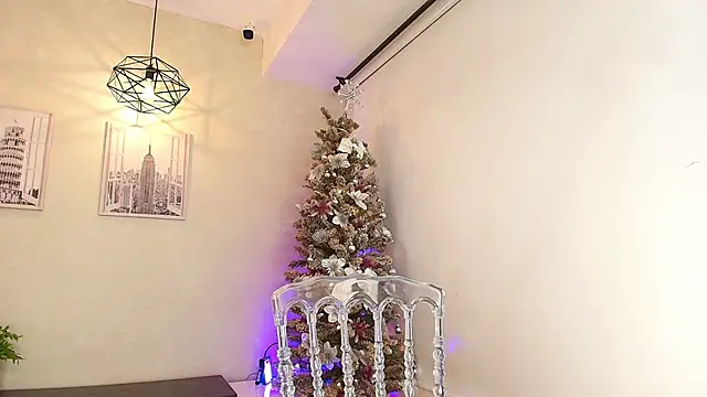 Sassy--Girl online show from 29, 11, 2025