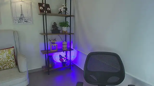 Sassy--Girl online show from 16, 4, 2026