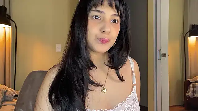 Snapshot of xSelena chatting on 5, 7, 2026 xSelena online show from 5, 7, 2026