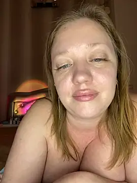 Snapshot of BBWOOW chatting on 7, 12, 2024 BBWOOW online show from 7, 12, 2024