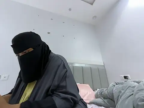 Snapshot of Submissive_Arab chatting on 2, 1, 2025 Submissive Arab online show from 2, 1, 2025