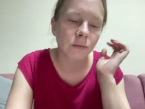 SweetLucy96 online show from 25, 10, 2025