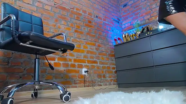 MistressMilana online show from 8, 2, 2025