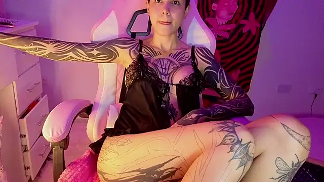 goddess vee  online show from 15, 4, 2026