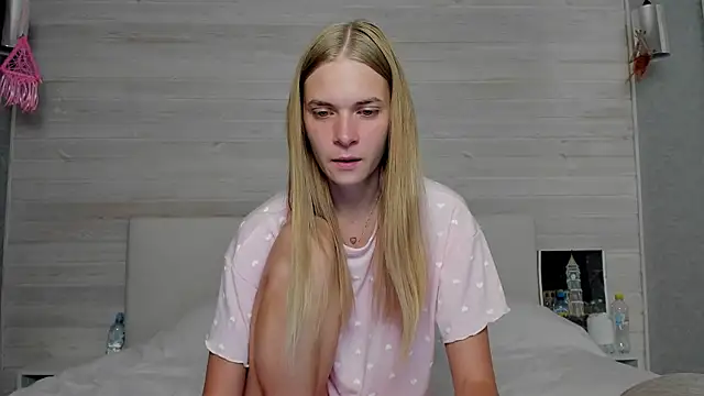 Snapshot of molly_hunt_ chatting on 22, 9, 2025 molly hunt online show from 22, 9, 2025