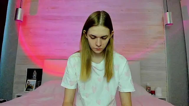 molly hunt  online show from 8, 4, 2026