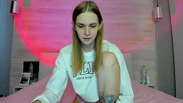 molly hunt  online show from 19, 4, 2026