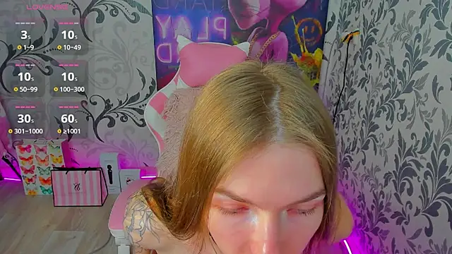 Snapshot of ArielSpell chatting on 1, 3, 2025 ArielSpell online show from 1, 3, 2025
