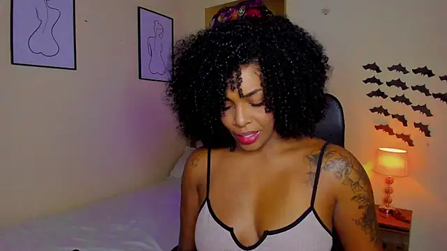 Snapshot of AitanaBrown_ chatting on 30, 10, 2025 AitanaBrown online show from 30, 10, 2025