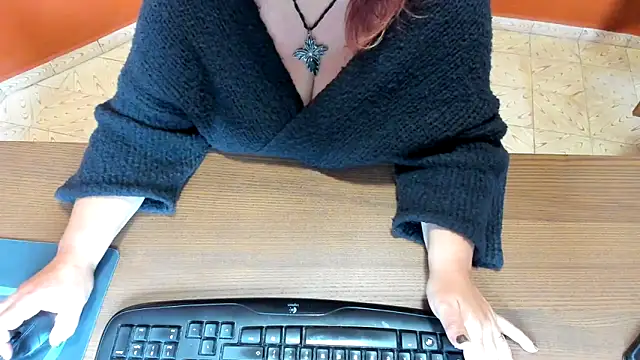 NikkiHolland online show from 8, 4, 2026