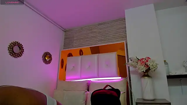 ShaniaBrownn online show from 11, 2, 2025