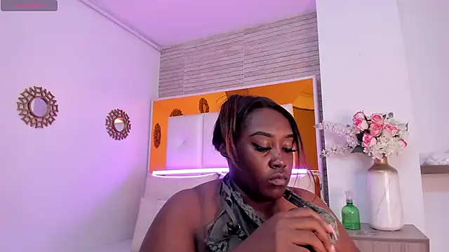 ShaniaBrownn online show from 20, 3, 2025