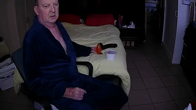 Snapshot of passifsoumis1963 chatting on 15, 11, 2025 passifsoumis1963 online show from 15, 11, 2025