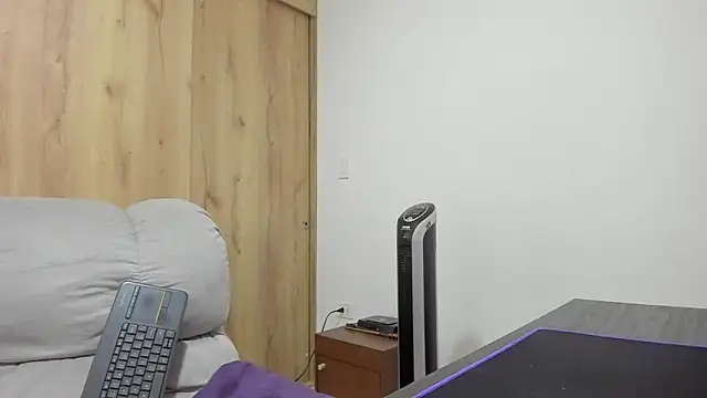 xspecialoomx online show from 8, 11, 2025