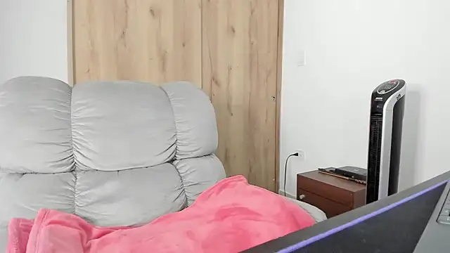 xspecialoomx online show from 16, 3, 2026