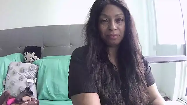 Snapshot of MSweetLindaParks chatting on 27, 6, 2026 MSweetLindaParks online show from 27, 6, 2026