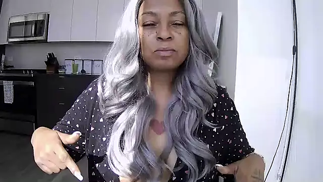 Snapshot of MSweetLindaParks chatting on 15, 7, 2026 MSweetLindaParks online show from 15, 7, 2026