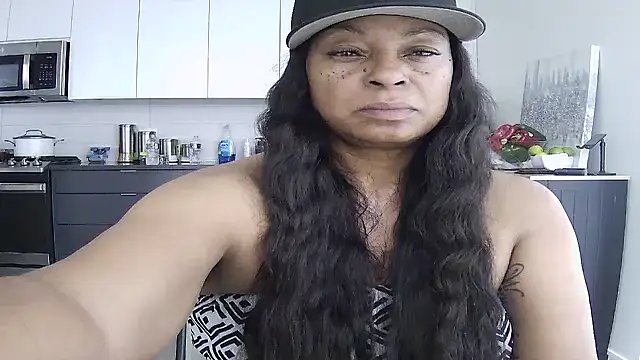 Snapshot of MSweetLindaParks chatting on 5, 8, 2026 MSweetLindaParks online show from 5, 8, 2026