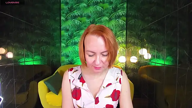 Snapshot of NikaGentle chatting on 4, 12, 2024 NikaGentle online show from 4, 12, 2024