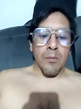 Snapshot of Yimicito chatting on 14, 4, 2026 Yimicito online show from 14, 4, 2026