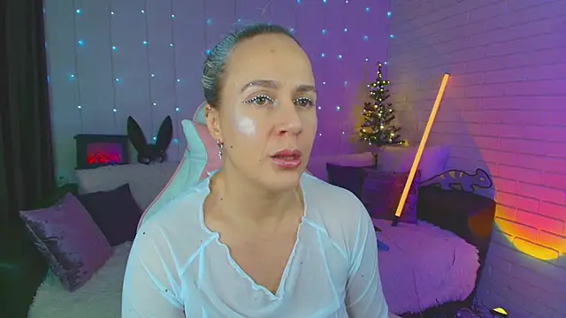 pepper cat  online show from 15, 12, 2024