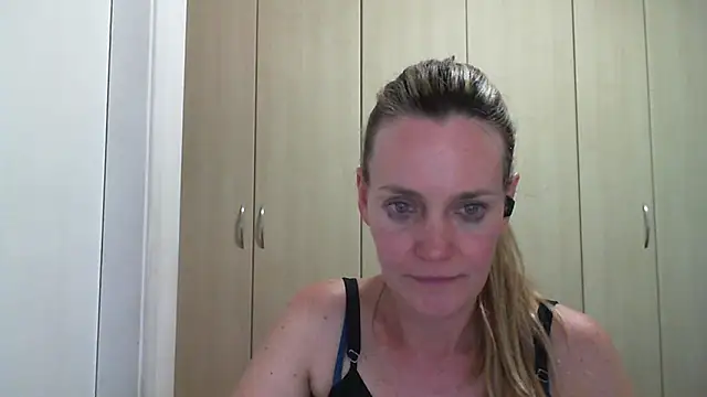 Annylove1 online show from 13, 1, 2025