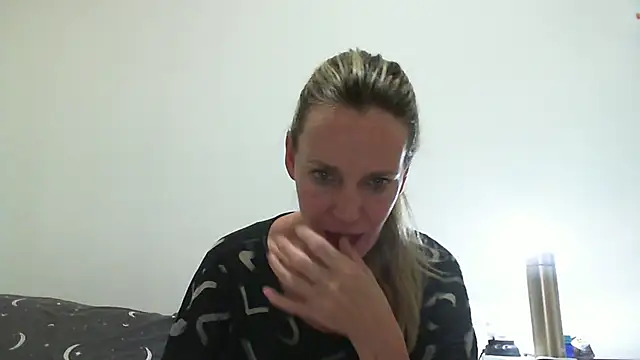Annylove1 online show from 10, 2, 2025