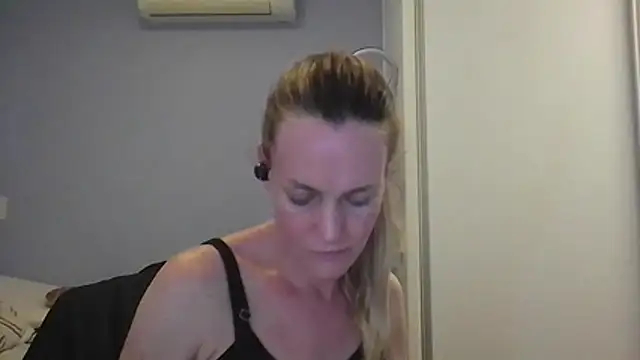 Annylove1 online show from 3, 12, 2025