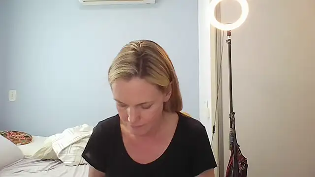 Annylove1 online show from 5, 1, 2026