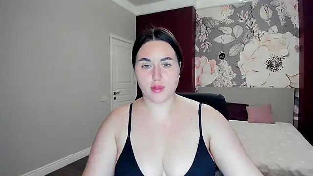 Roxie Bradley online show from 25, 11, 2025