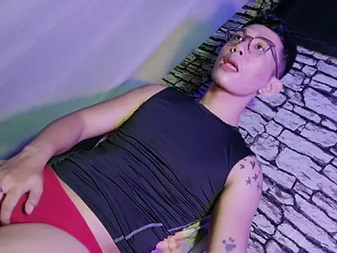 xlovercum online show from 9, 4, 2026