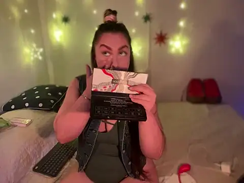 Im sophiie online show from 19, 12, 2024