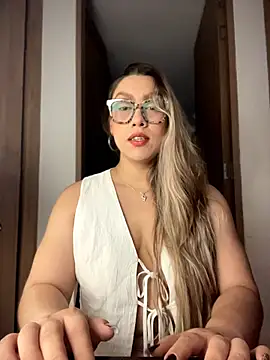 Im sophiie online show from 21, 4, 2026