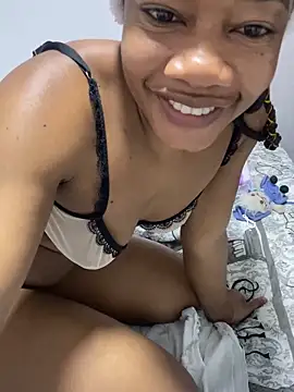 Snapshot of _yisela_ chatting on 5, 12, 2024 yisela online show from 5, 12, 2024