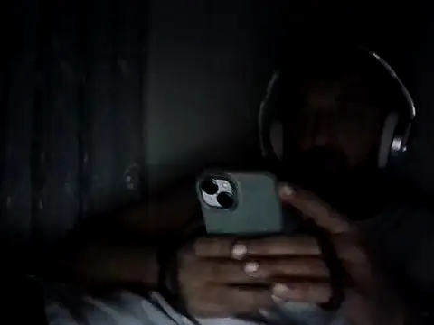 Snapshot of Ca414 chatting on 9, 11, 2025 Ca414 online show from 9, 11, 2025