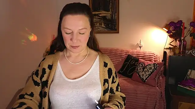 vanessawis  online show from 18, 4, 2026