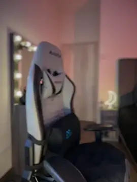 JanyLunaa online show from 19, 11, 2025