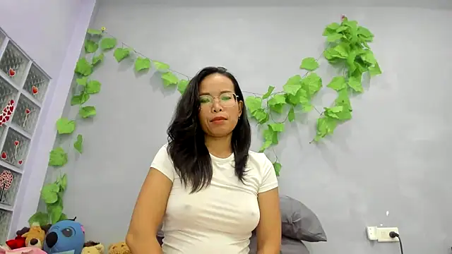 Snapshot of loveley_jenny chatting on 9, 6, 2026 loveley jenny online show from 9, 6, 2026