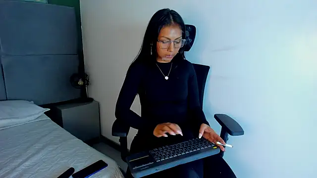 Tracy lambo online show from 4, 3, 2025