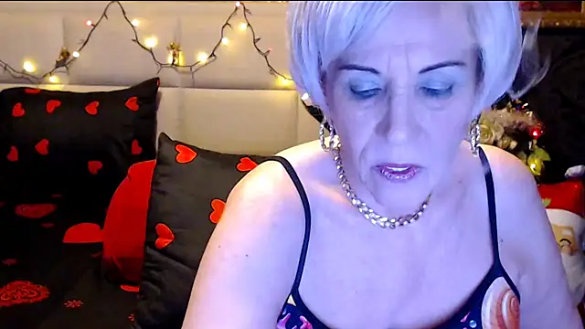 Snapshot of HappyWomanOn chatting on 13, 12, 2024 HappyWomanOn online show from 13, 12, 2024