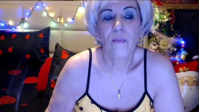 Snapshot of HappyWomanOn chatting on 14, 12, 2024 HappyWomanOn online show from 14, 12, 2024