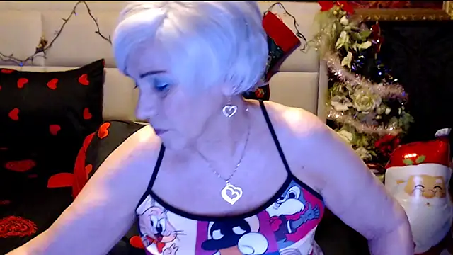 Snapshot of HappyWomanOn chatting on 15, 12, 2024 HappyWomanOn online show from 15, 12, 2024