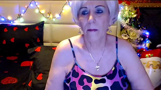 Snapshot of HappyWomanOn chatting on 16, 12, 2024 HappyWomanOn online show from 16, 12, 2024