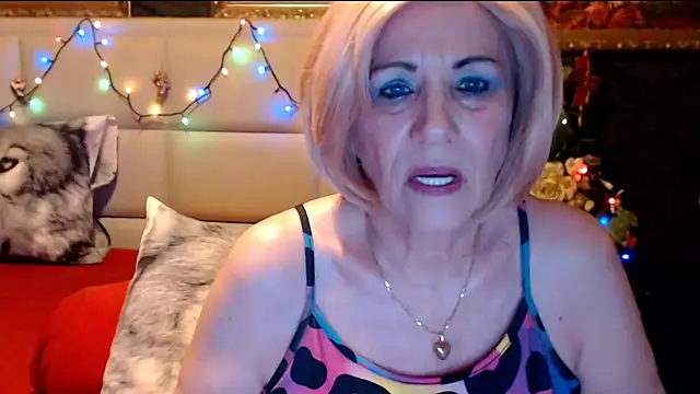 Snapshot of HappyWomanOn chatting on 16, 3, 2025 HappyWomanOn online show from 16, 3, 2025