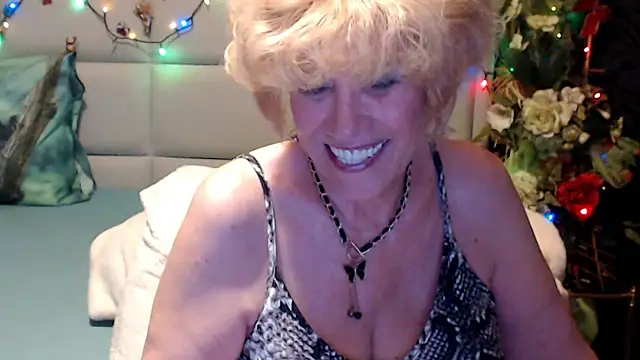 HappyWomanOn online show from 5, 6, 2026