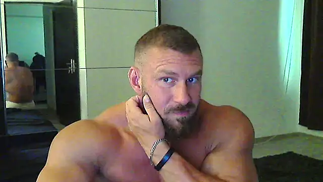 Snapshot of muscularkevin chatting on 1, 7, 2026 muscularkevin online show from 1, 7, 2026