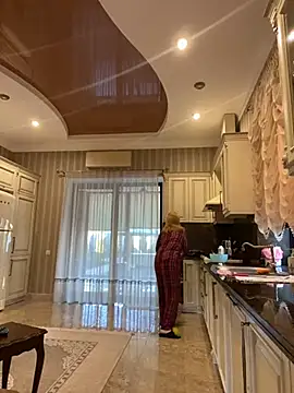 Amazoniiaa online show from 2, 2, 2025