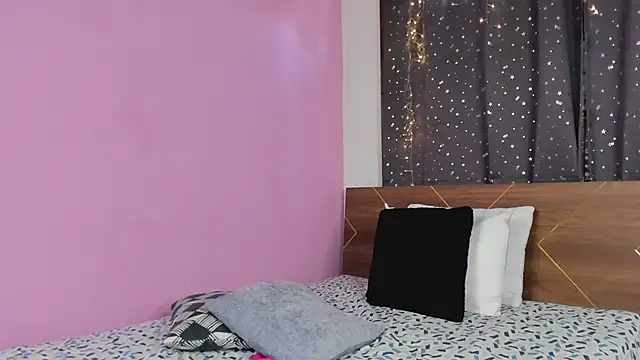 SaraVergara online show from 9, 3, 2025