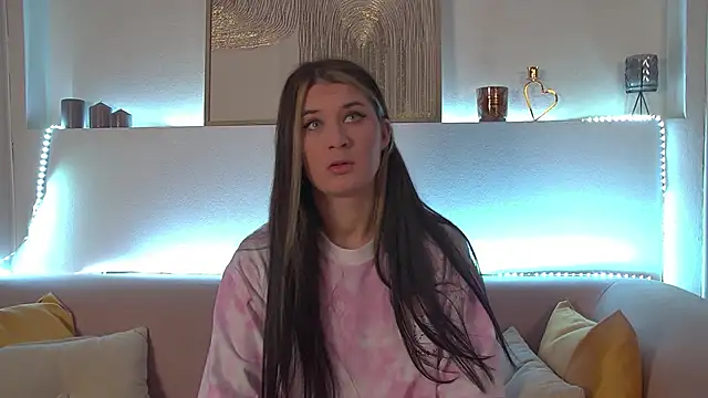 Snapshot of RachelSimpson chatting on 23, 2, 2025 RachelSimpson online show from 23, 2, 2025